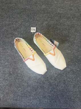 Toms Wmn Alpargata Size 7.5 White Rainbow Embroidered Canvas Shoes